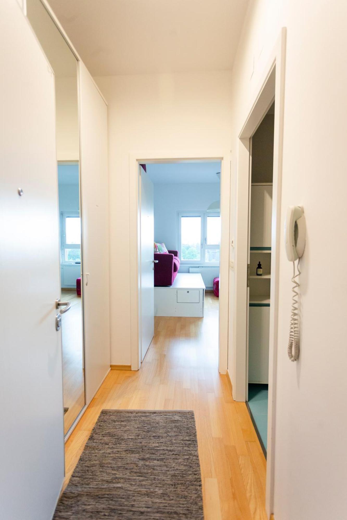 Cute Tiny Flat Apartment *